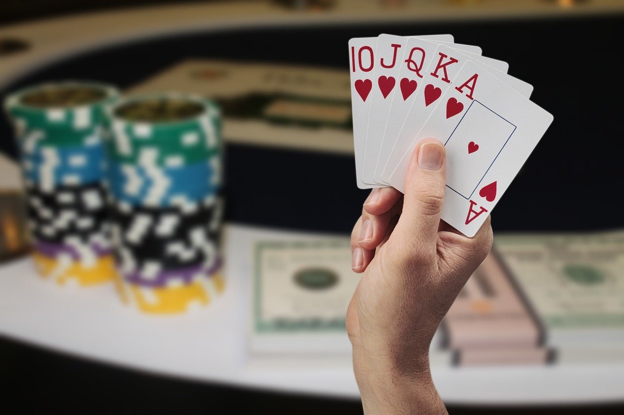 lxtoto togel live chat interface on desktop and mobile screens